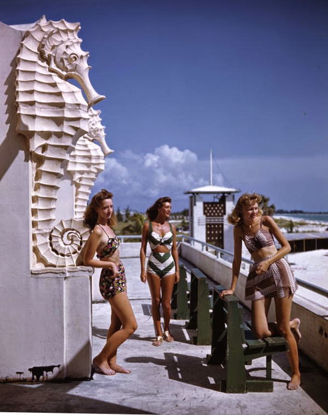 Women in Bathing Suits in Florida in the 1940s: Vintage Glamour by the Sea