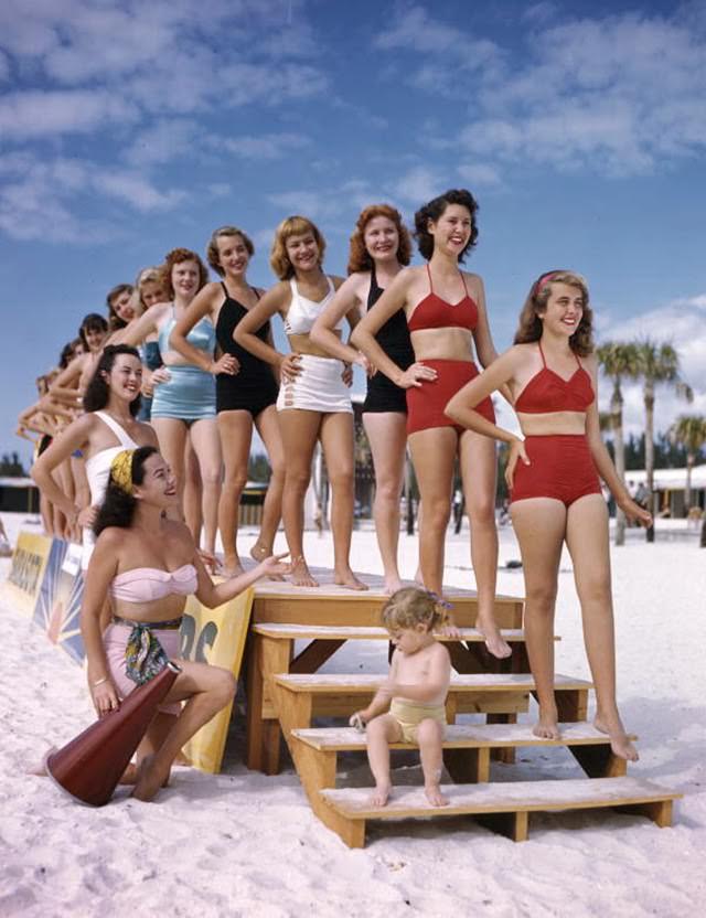 Women in Bathing Suits in Florida in the 1940s: Vintage Glamour by the Sea