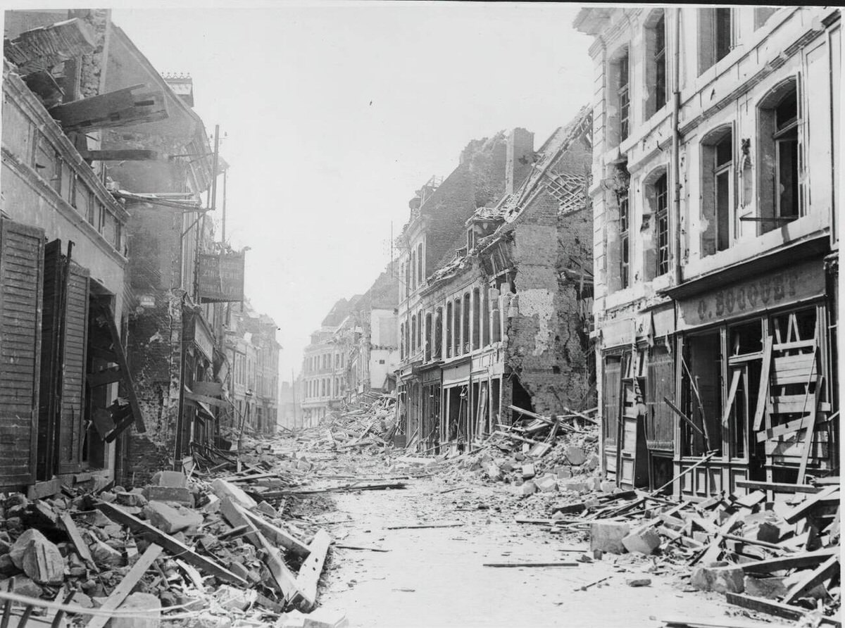Global conflict between the Allies and the Central Powers, 1914