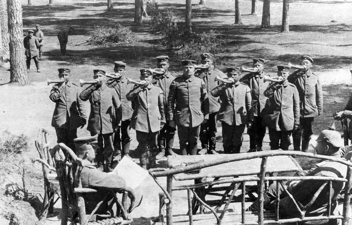 Hunting horn concert on the Western Front, 1915