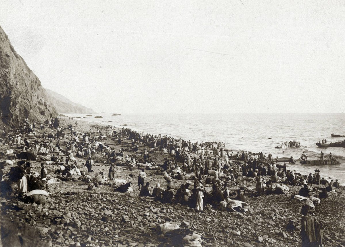 Armenian refugees waiting on a beach before evacuation by warships, 1915