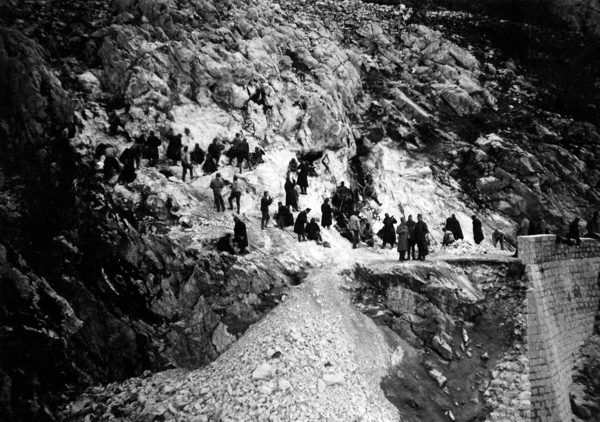 Reconstruction works at Mount Lovćen, 1916