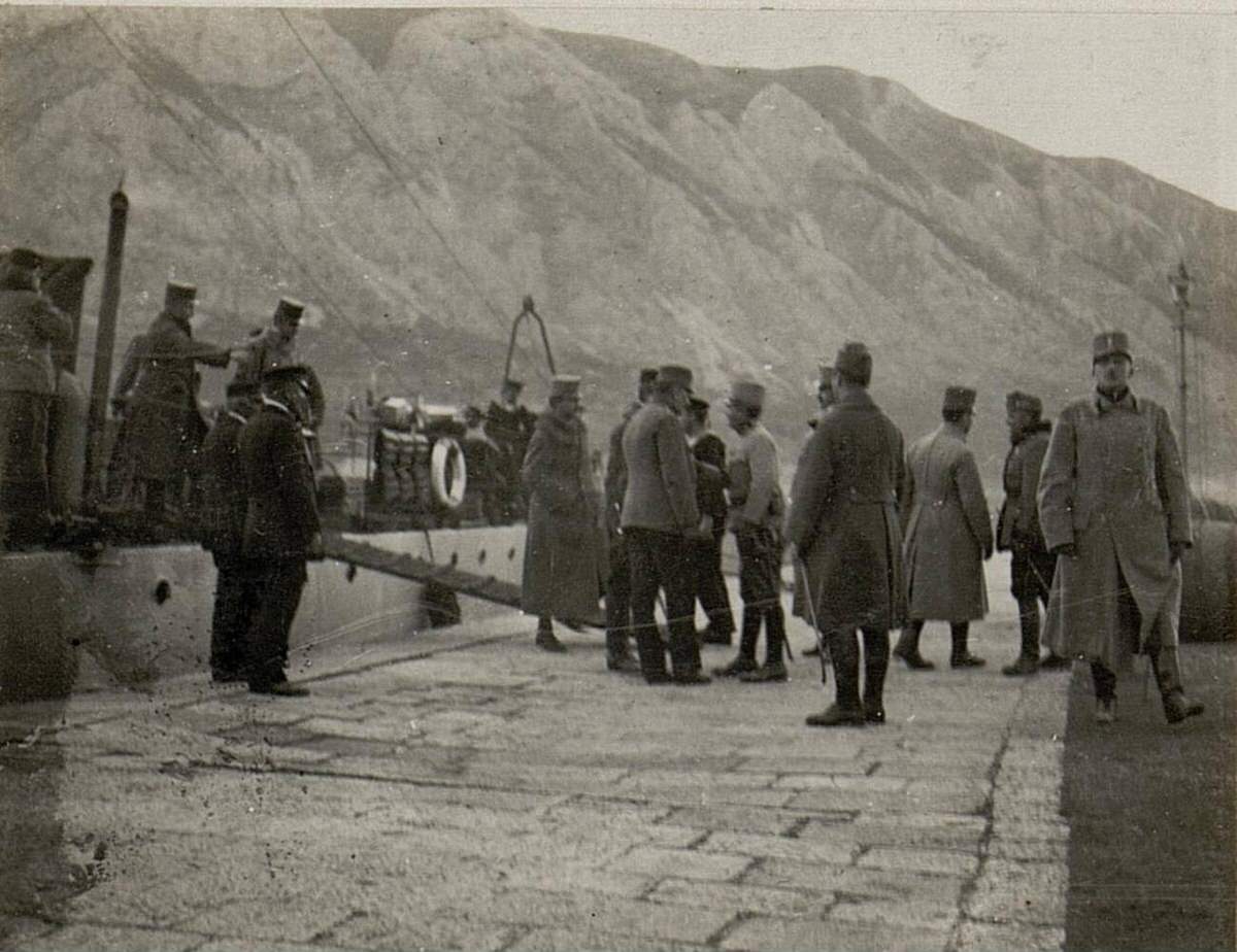 Arrival of military personnel in Cattaro, 1916