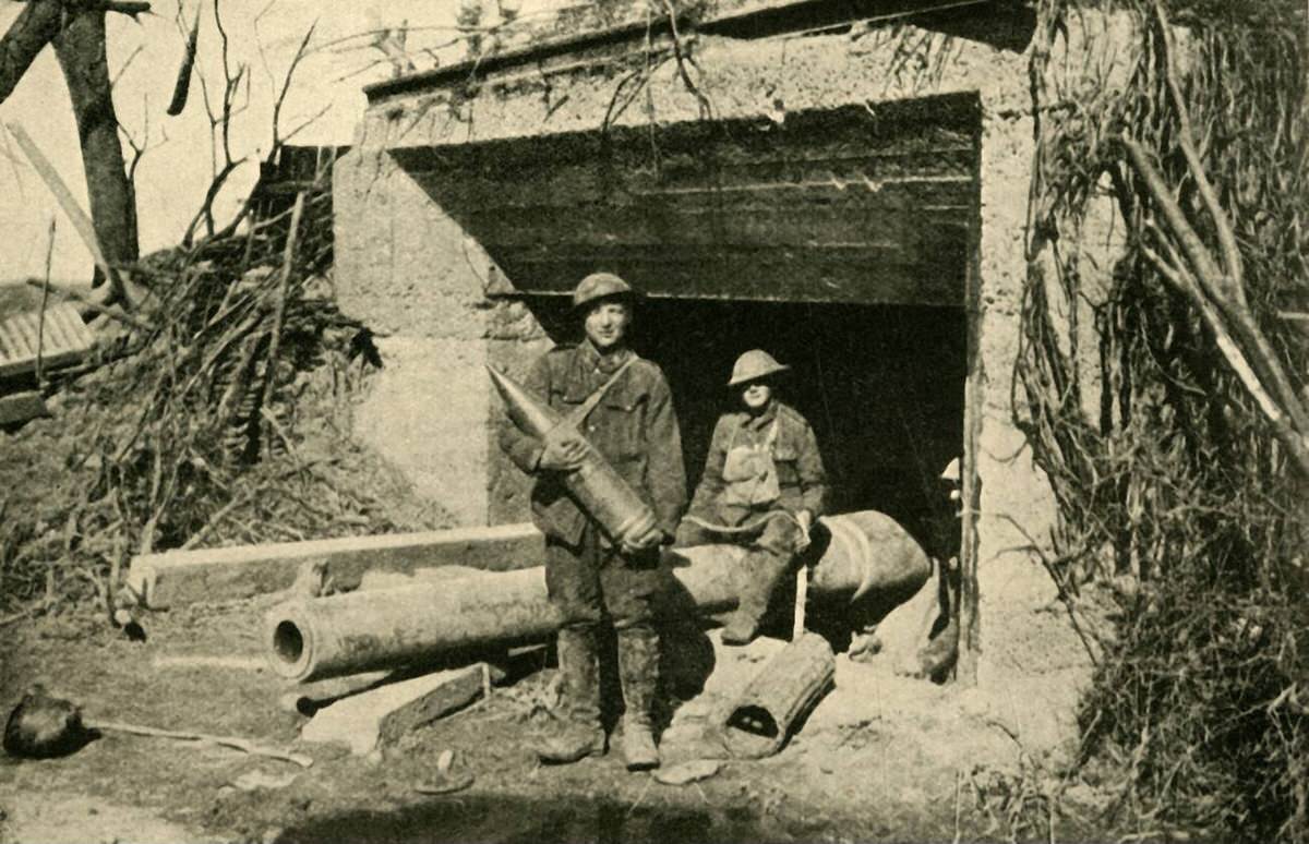British soldiers with a captured 8-inch naval gun in northern France, 1917