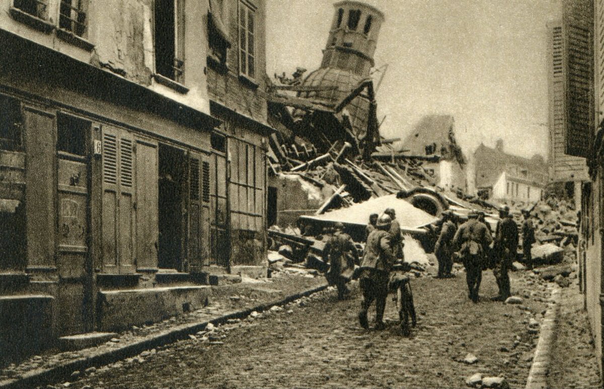 Town hall in Roye during World War I, 1917