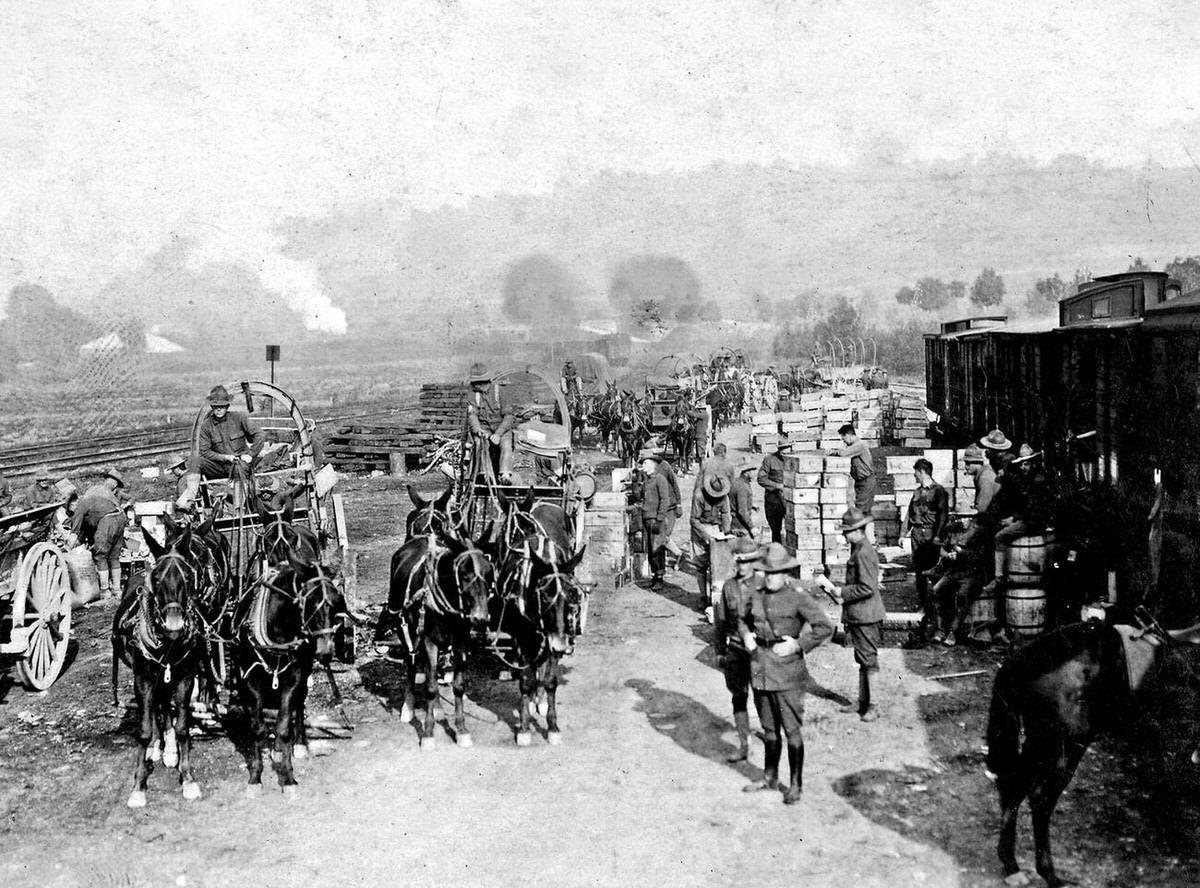 Handling rations for United States troops in France, 1917