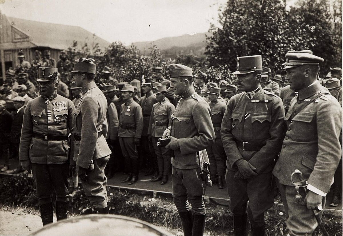 Karl I visiting Dorna Kandreny on the Southeast Front, 1917