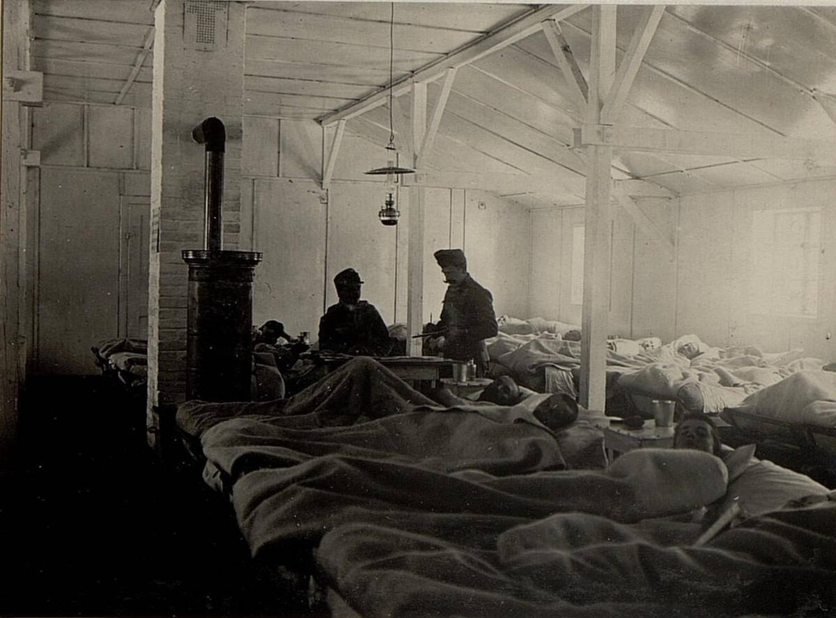 Patient ward of the Thörl-Maglern field hospital, 1916