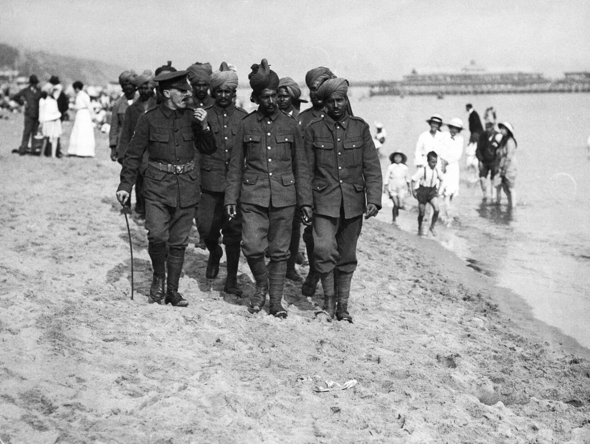 Wounded Indian soldiers recuperating in Bournemouth, England, 1916