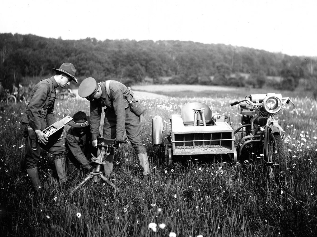 First motorcycle battery of New Jersey featuring a Colt-Martin rapid fire gun, 1917