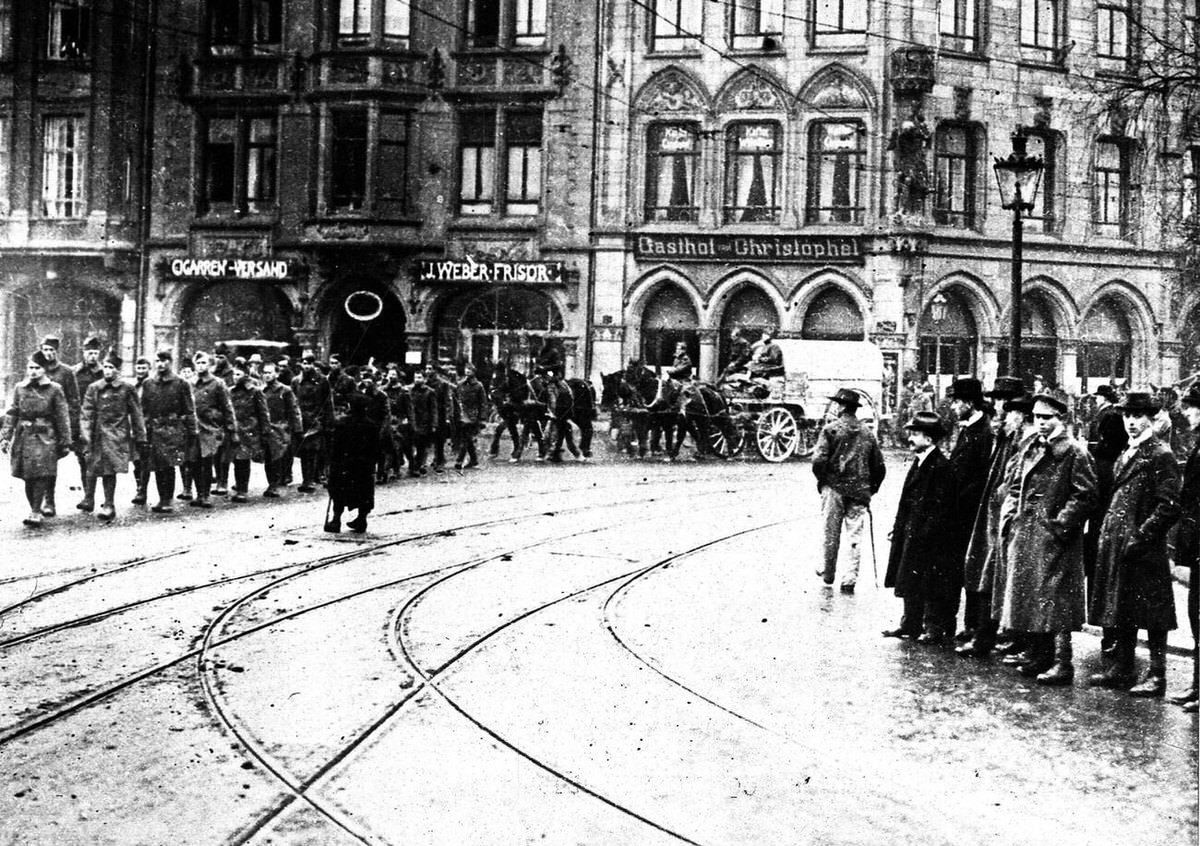 American troops entering Treves, Germany, 1919