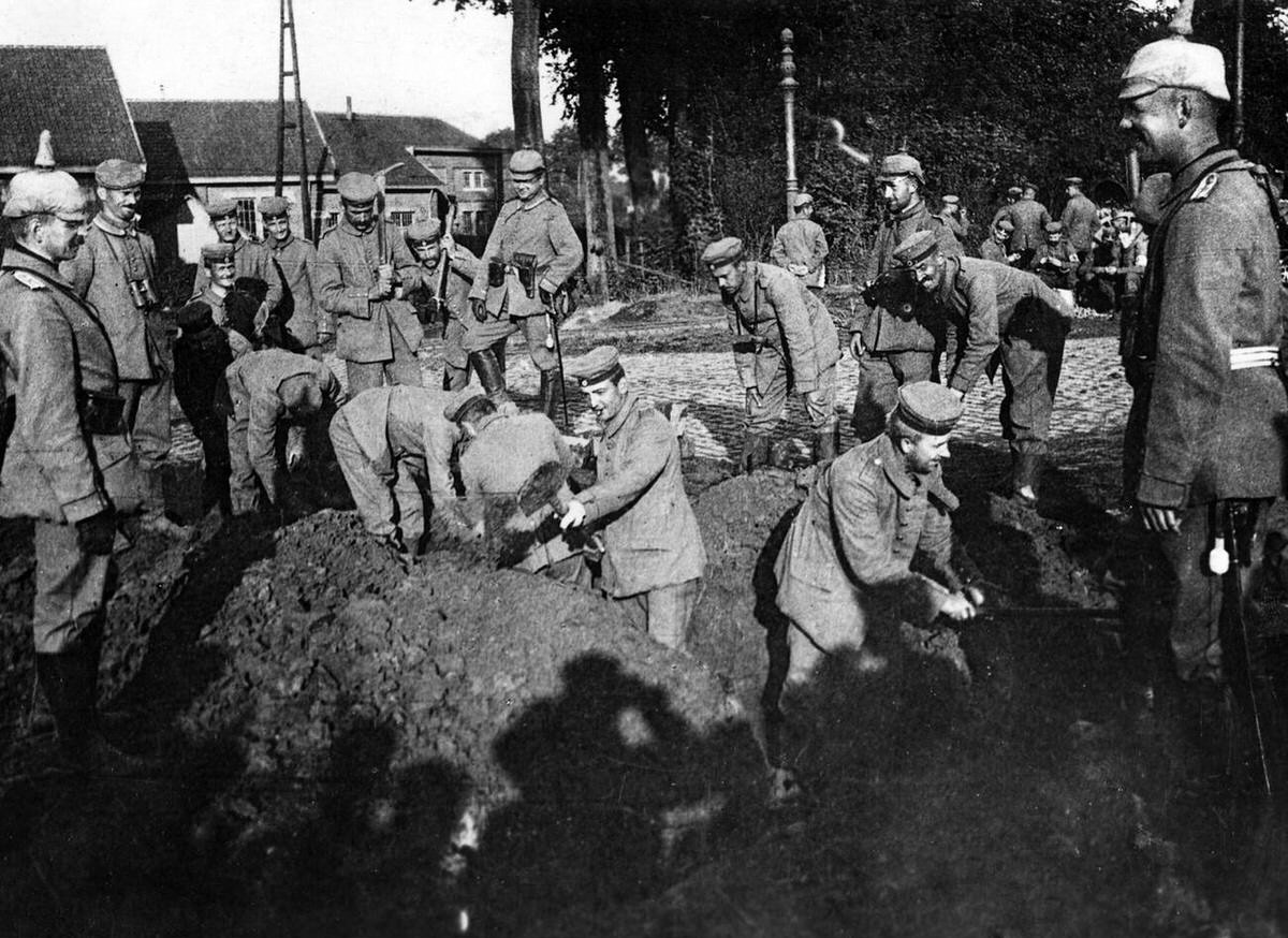 Signal corps in Belgium, 1914