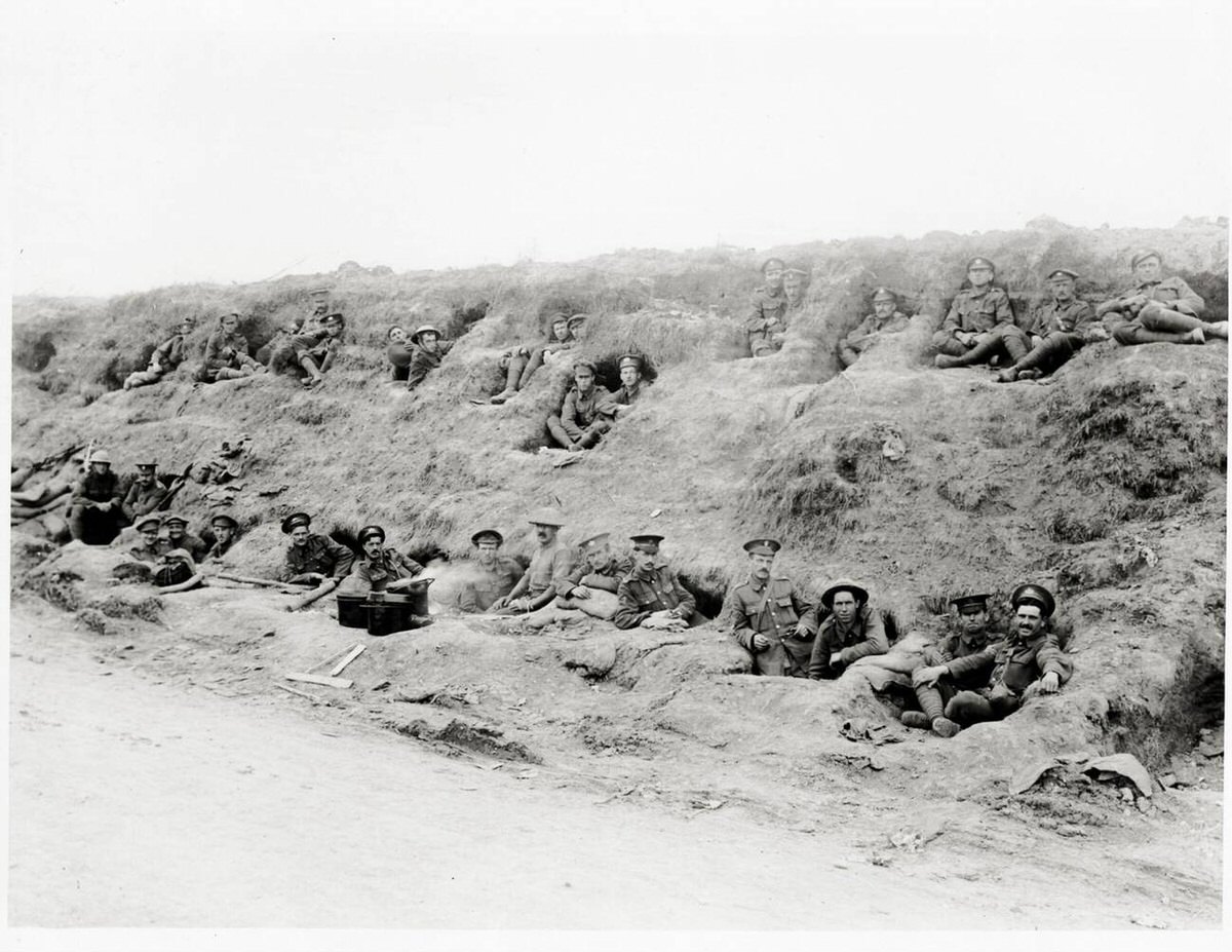 Soldiers relaxing out of the front line in France, 1914