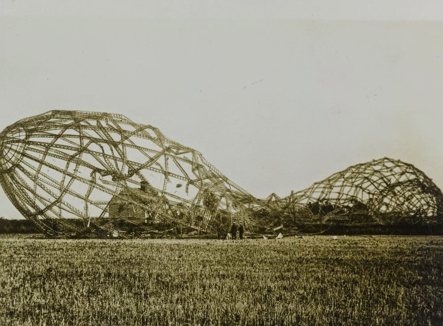 Zeppelin brought down near a cottage in Great Britain, 1916