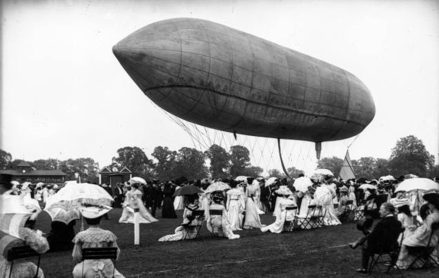 Spencer airship ascending at Ranelagh, 1903