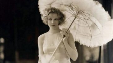 Dorothy Arzner in Fashion for Women 1927