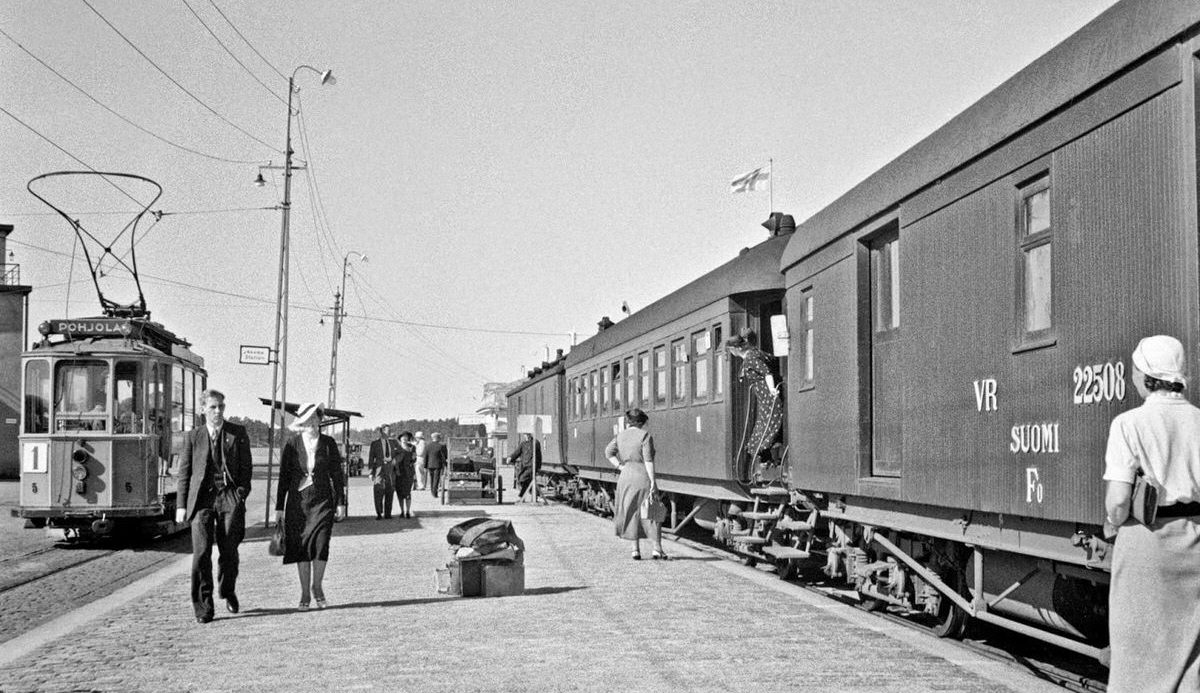 Finland 1941 Barbara Wright