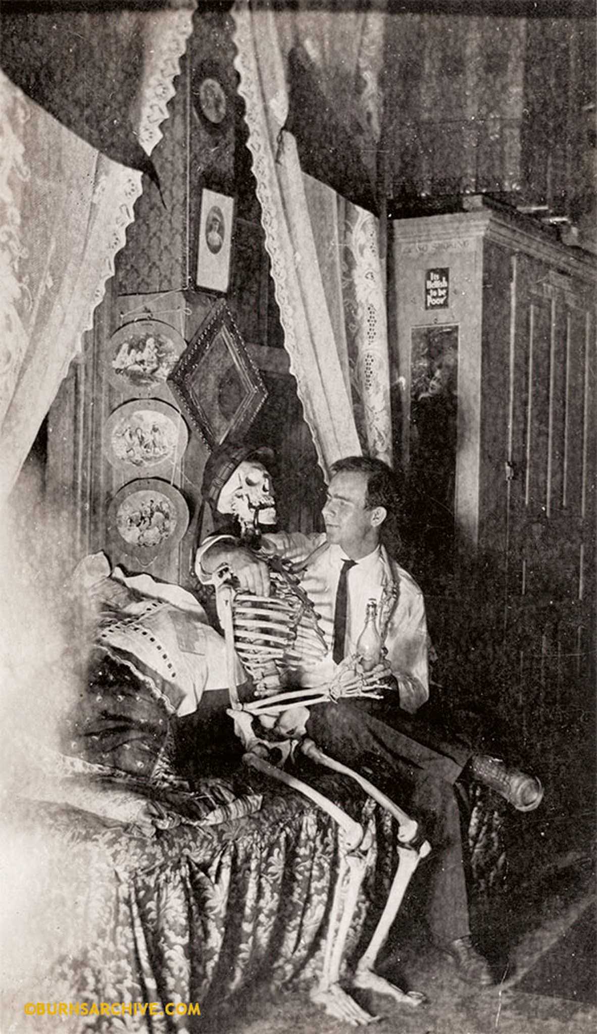 “Dear Mary, What do You Think of My Chum? Postcard mailed to Mary Miller, Mifflinburg, PA, 1908.