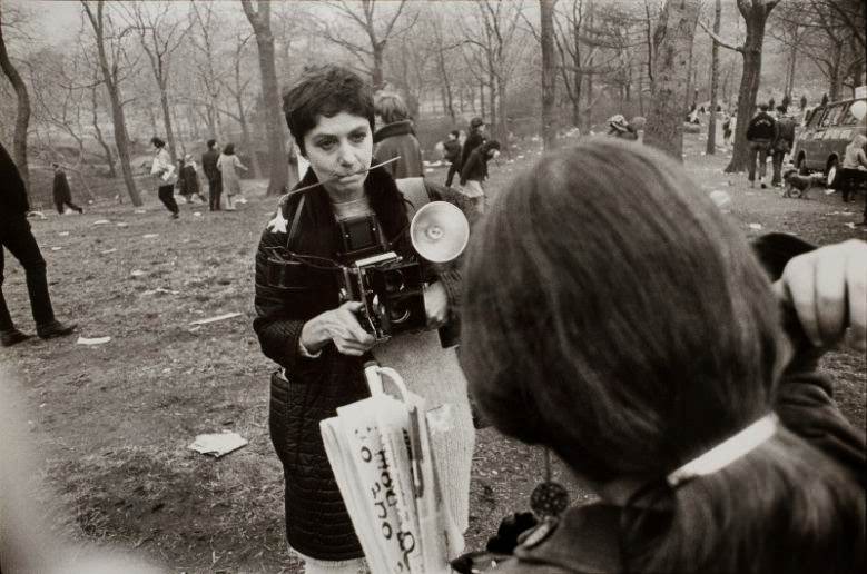 Provocative Street Photography of Women in New York City in the 1960s and 1970s