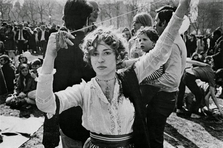 Provocative Street Photography of Women in New York City in the 1960s and 1970s