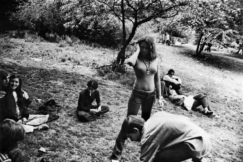 Provocative Street Photography of Women in New York City in the 1960s and 1970s