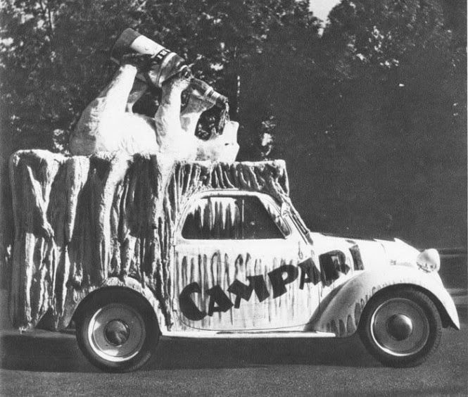 Fiat Topolino with the "glutton bear" drinking Campari Cordial