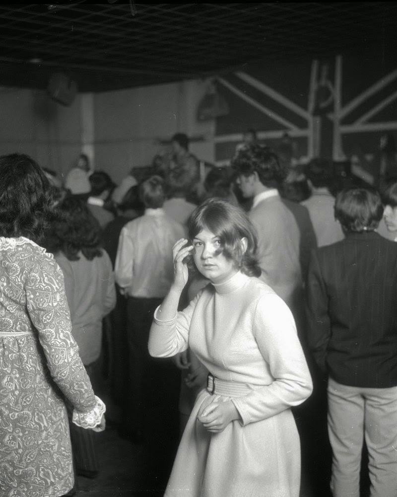 Rare Photographs Show Teenage Dancers at a New Zealand Youth Club in 1969