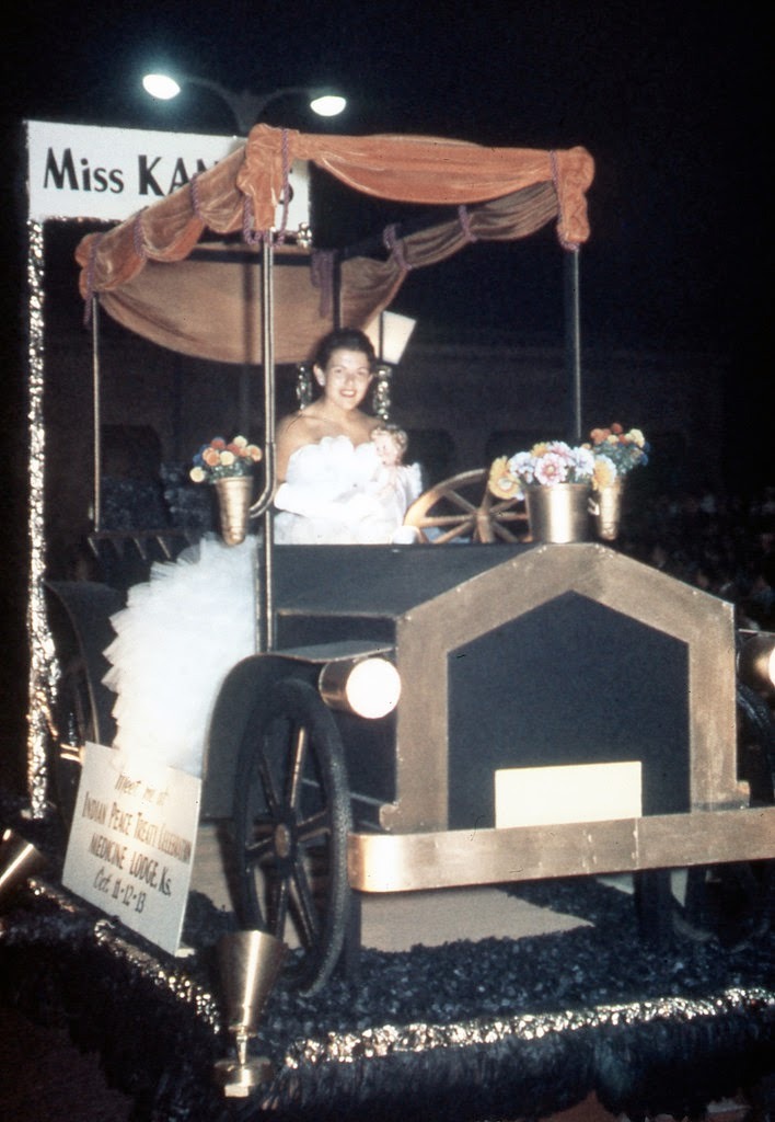 Color Photographs Capture the 1957 Miss America Contest