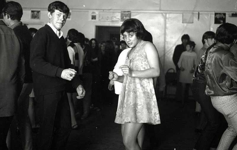 Rare Photographs Show Teenage Dancers at a New Zealand Youth Club in 1969