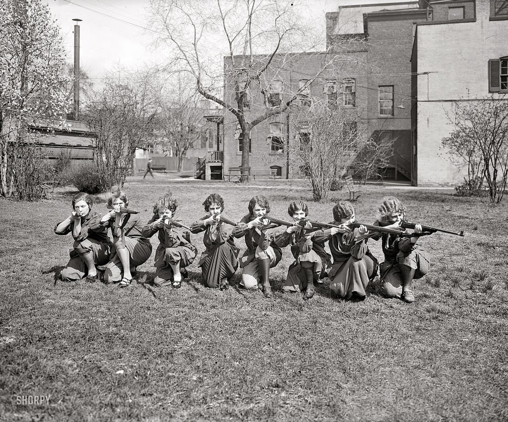 Stunning Vintage Photos of Women with their Guns from the Past