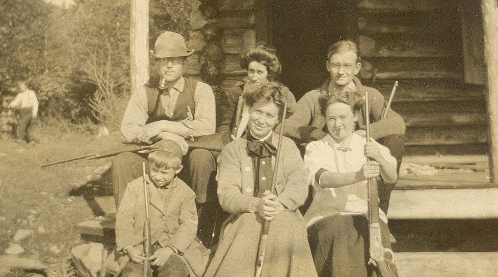 Stunning Vintage Photos of Women with their Guns from the Past