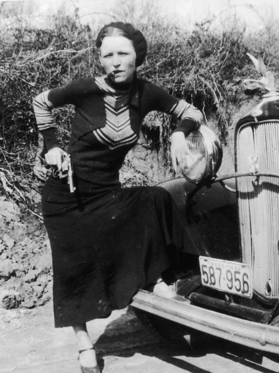 Stunning Vintage Photos of Women with their Guns from the Past
