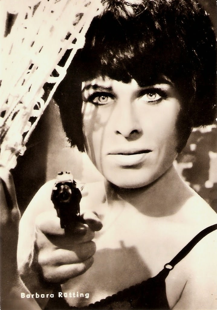 Stunning Vintage Photos of Women with their Guns from the Past