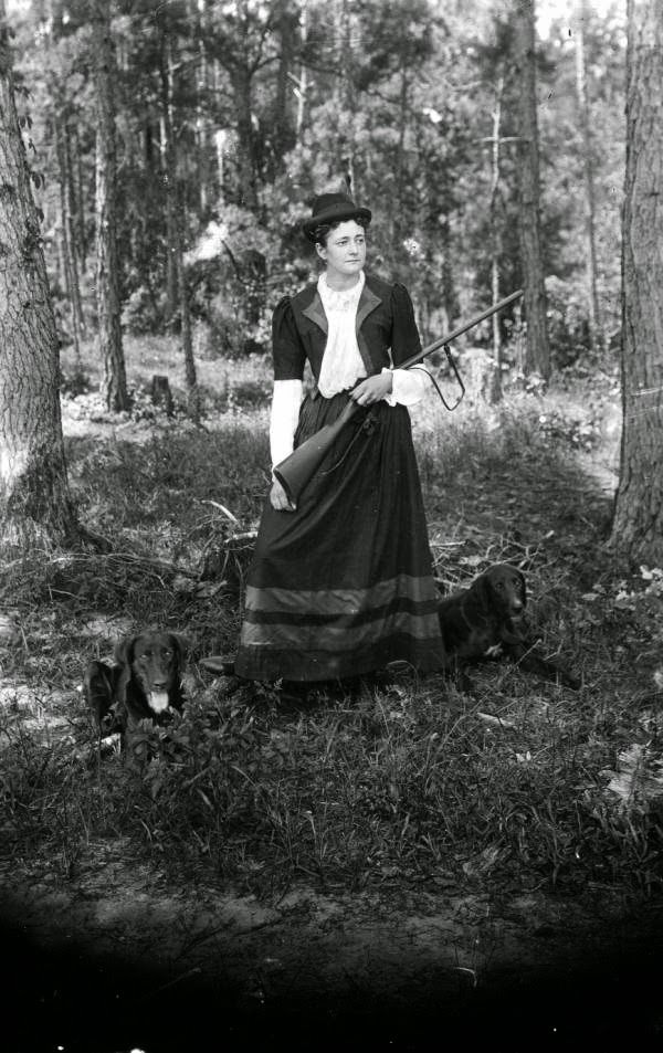 Stunning Vintage Photos of Women with their Guns from the Past