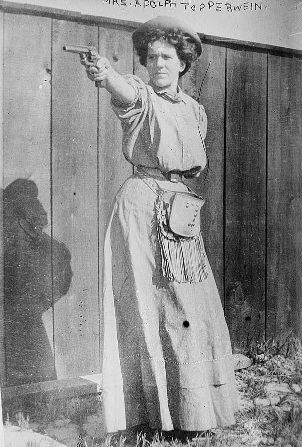 Stunning Vintage Photos of Women with their Guns from the Past