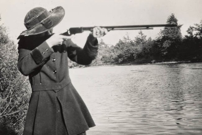 Stunning Vintage Photos of Women with their Guns from the Past