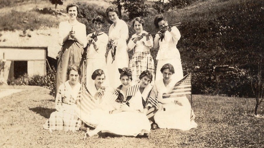Stunning Vintage Photos of Women with their Guns from the Past