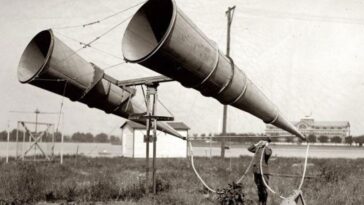 Giant acoustic horns